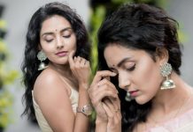 தன்னுடைய வளைவு, நெழிவுகள் தெரியும் படி போஸ் கொடுத்து இளசுகளை கிக் ஏற்றியுள்ள மஹிமா நம்பியாரின் Latest Glamour புகைப்படம் !