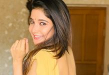 “அந்த இடுப்பு, அதுல இருக்குற செயினு, செம்ம ஸ்ட்ரக்சர்” – இளசுகளை கதற விட்ட சாக்ஷி அகர்வால் !!