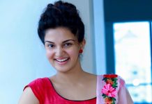 வைரலாக பரவும் ஹனி ரோஸின் படு சூ டான லிப்-லாக் காட்சி – நடிகை ஹனி ரோஸ் வ ருத்தம்..!