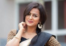 “கையில Lighter-அ வெச்சுக்கிட்டு சூடேத்துறாளே” யாஞ்சி ஷ்ரத்தா ஸ்ரீநாத்தின் சூடான புகைப்படங்கள் !!