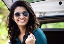 “ஃபோட்டோ பிடிக்கும்போது, நல்ல Dress எதாவது போட வேண்டியதுதானே?”பிரியா பவானி ஷங்கரின் Latest Clicks !