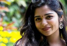 “வாய்ப்புக்காக வேற வழி தெரியல” கவர்ச்சி வீடியோ வேணும் இளைஞர்களை பதற வைத்த “96” குட்டி ஜானு !