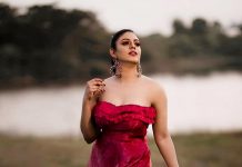 குடும்பப்பாங்கான கேரக்டர்களில் நடித்த இனியாவா இது? உச்சகட்ட கிளாமர் போட்டோஷூட்!!