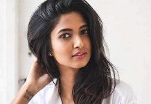 அக்கா ரம்யா பாண்டியனை மிஞ்சிய கீர்த்தி பாண்டியன் – முகம் சுளிக்க வைக்கும் அரைகுறை ஆடை!!