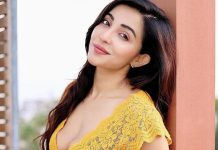 “ஹோம்லியாவா..நானா.. NEVER..” – பார்வதி நாயரின் லேட்டஸ்ட் புகைப்படங்கள் !