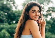 “BATHTUB – இல் படுத்துக்கொண்டு போஸ் கொடுத்த ஆண்ட்ரியா !