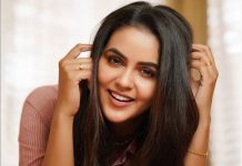 ஜவுளி கடையில் Hot Show ! ஸ்லீவ்லெஸ் புடவையில் சைத்ரா ரெட்டியின் செல்ஃபி வீடியோ..!