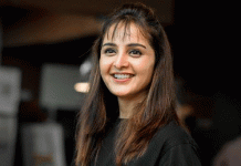 வொண்டர் வுமன் ஸ்டைலில் மஞ்சு வாரியர்… வைரலாகும் புகைப்படம்!!