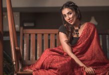 குளியல் வீடியோவை வெளியிட்ட பார்வதி நாயர்.. சொக்கிப்போன ரசிகர்கள்!