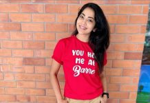 ஸ்லீவ்லெஸ் புடவையில் ஸ்லிம்மாக இருக்கும் VJ ரம்யா.. புகைப்படத்தை வட்டமிடும் இளசுகள்!