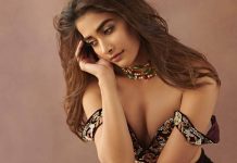 புடவையில் தன்னுடைய அழகுகளை காட்டி போஸ் கொடுத்த பூஜா ஹெக்டே !!