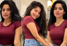 அந்த முடிச்சு அவுராம பாத்துக்கம்மா… தாறுமாறான கவர்ச்சியில் பின்னழகை காட்டி போஸ் கொடுத்த திவ்யா பாரதி!!