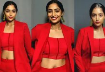 கியூட் போஸ் கொடுத்து புகைப்படங்களை வெளியிட்டு ரசிகர்களின் தூக்கத்தை கெடுத்த ரெபா மோனிகா ஜான்!!