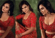 ஜாக்கெட் மட்டும் அணிந்து எல்லை மீறிய கவர்ச்சி காட்டிய ரம்யா பாண்டியன்!!