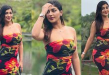 உடலோடு ஒட்டிய இறுக்கமான உடையில் செம சூடான போஸ் கொடுத்த யாஷிகா ஆனந்த்!!