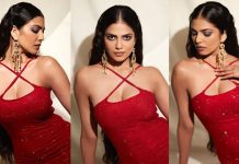 முன்னழகை காட்டி கவர்ச்சியை வாரி இறைக்கும் மாளவிகா மோகனனின் ஹாட் கிளிக்ஸ்!!