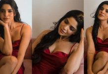 சும்மா கும்முனு போஸ் கொடுத்து இளசுகளை வாட்டி வதைத்த திவ்யபாரதி!!