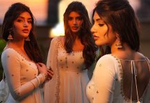 கவர்ச்சி உடையில் தொடையை காட்டி இளசுகளை கிறங்கடித்த ஸ்ரீலீலா!!